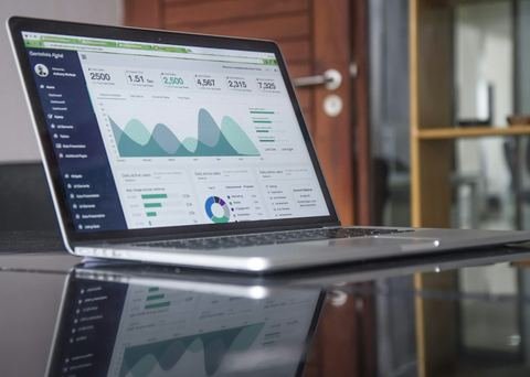 Layar laptop dengan tampilan perencanaan konten